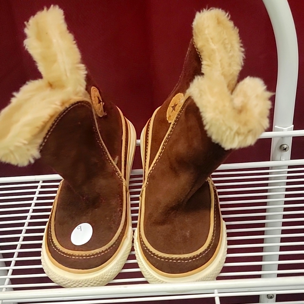 Converse boots size 9 toddlers
